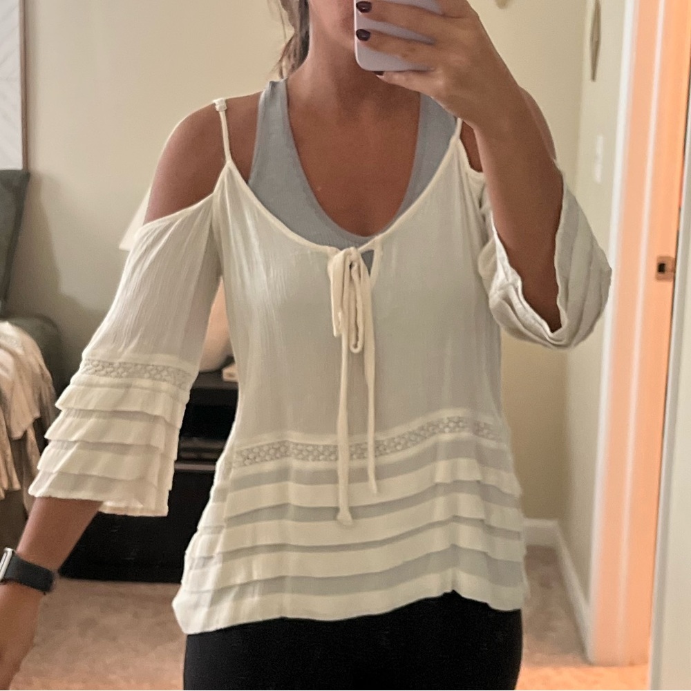 Cold shoulder top - Picture 2 of 3